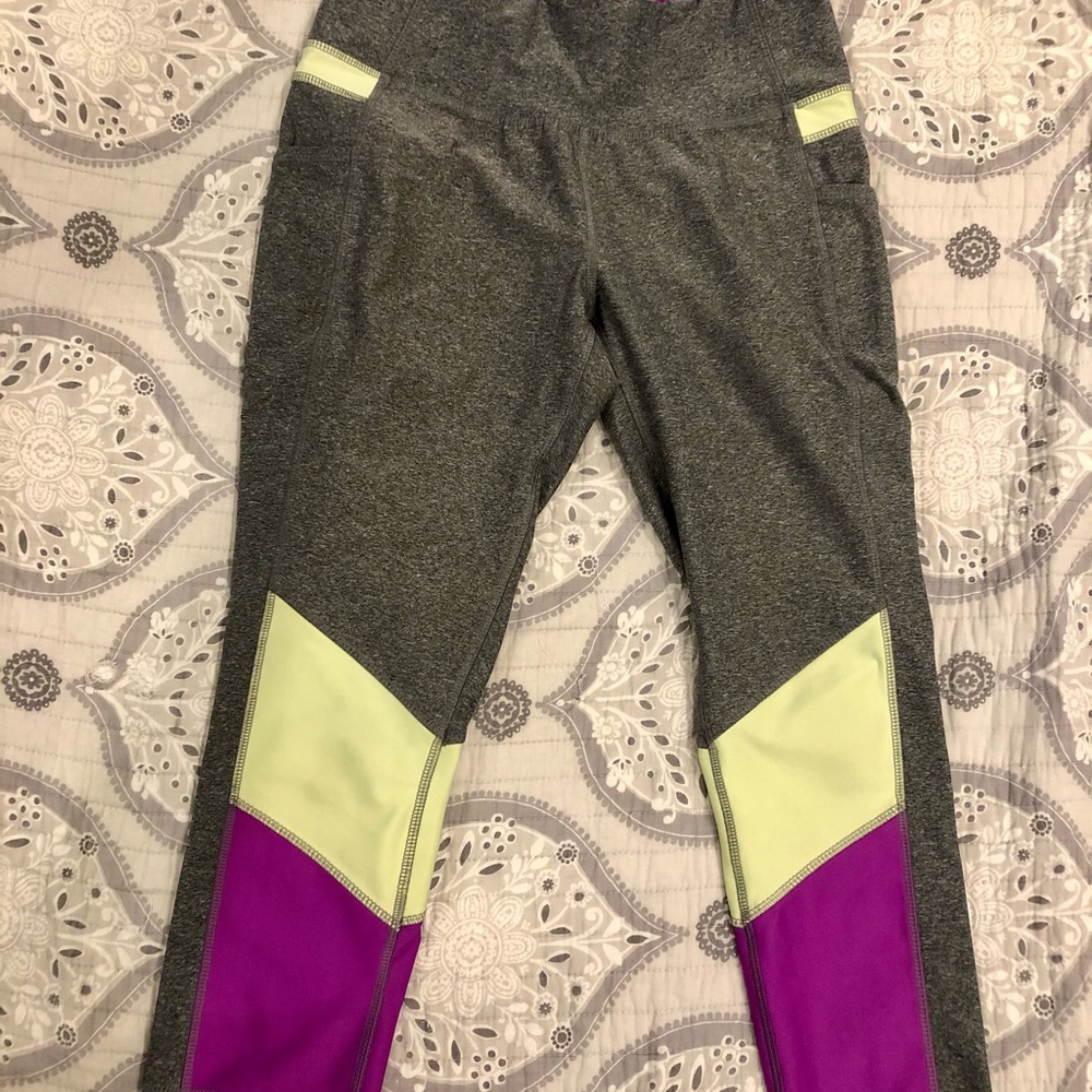 Athletic leggings